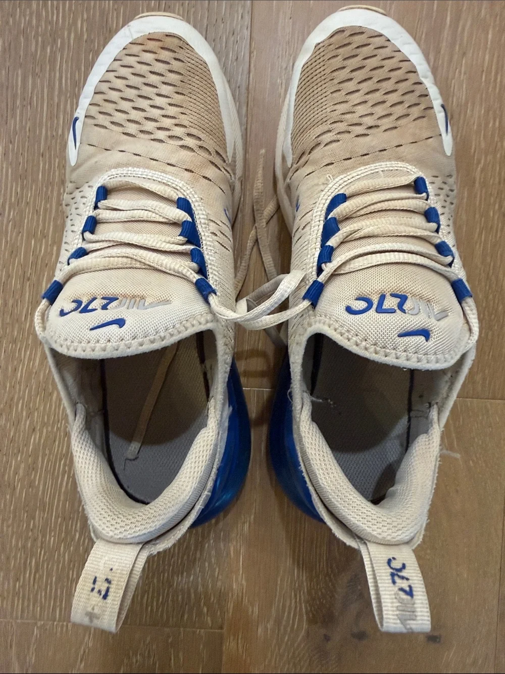Nike Air Max 270 6.5Y White with Bright Blue Sneakers